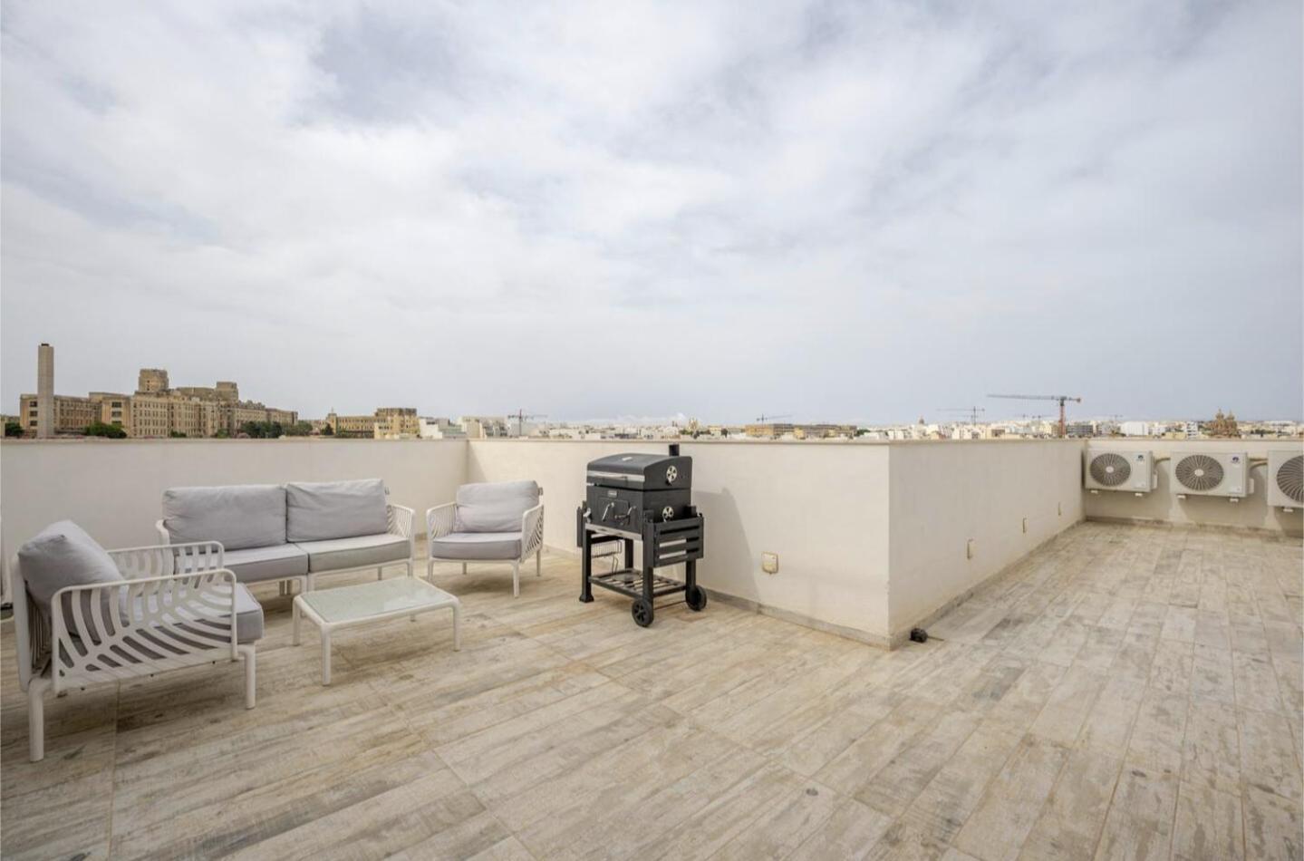 Luxury Penthouse Sea View *
